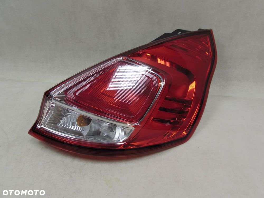 FORD FIESTA VII MK7 LIFT 13-17 LAMPA TYL TYLNA PRAWA C1BB-13404-A - 1