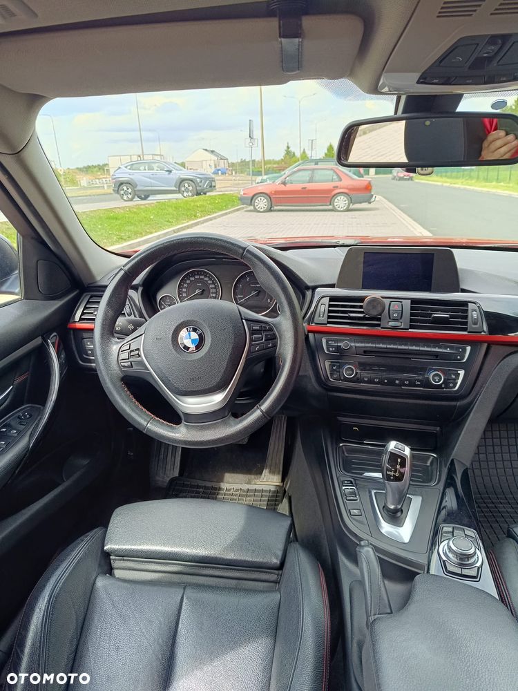 BMW Seria 3 320d Sport Line - 9