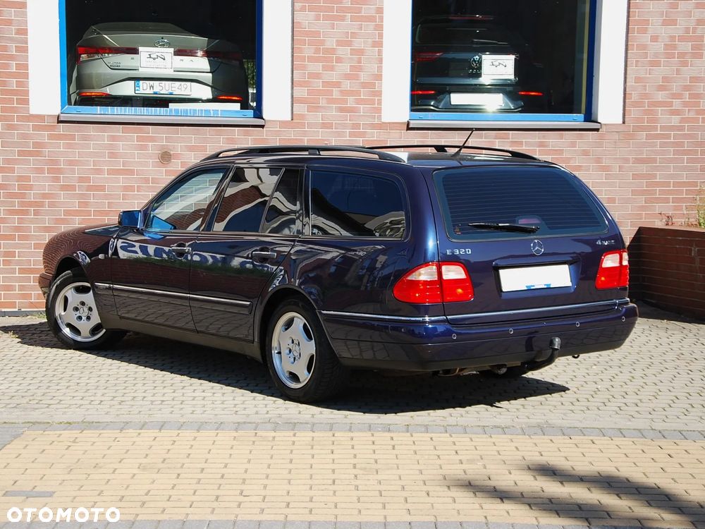 Mercedes-Benz Klasa E 320 T 4-Matic Avantgarde - 30