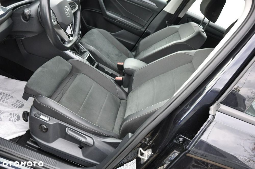 Volkswagen T-Roc - 12