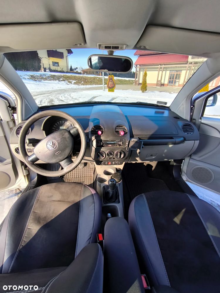 Volkswagen New Beetle 1.6 - 4