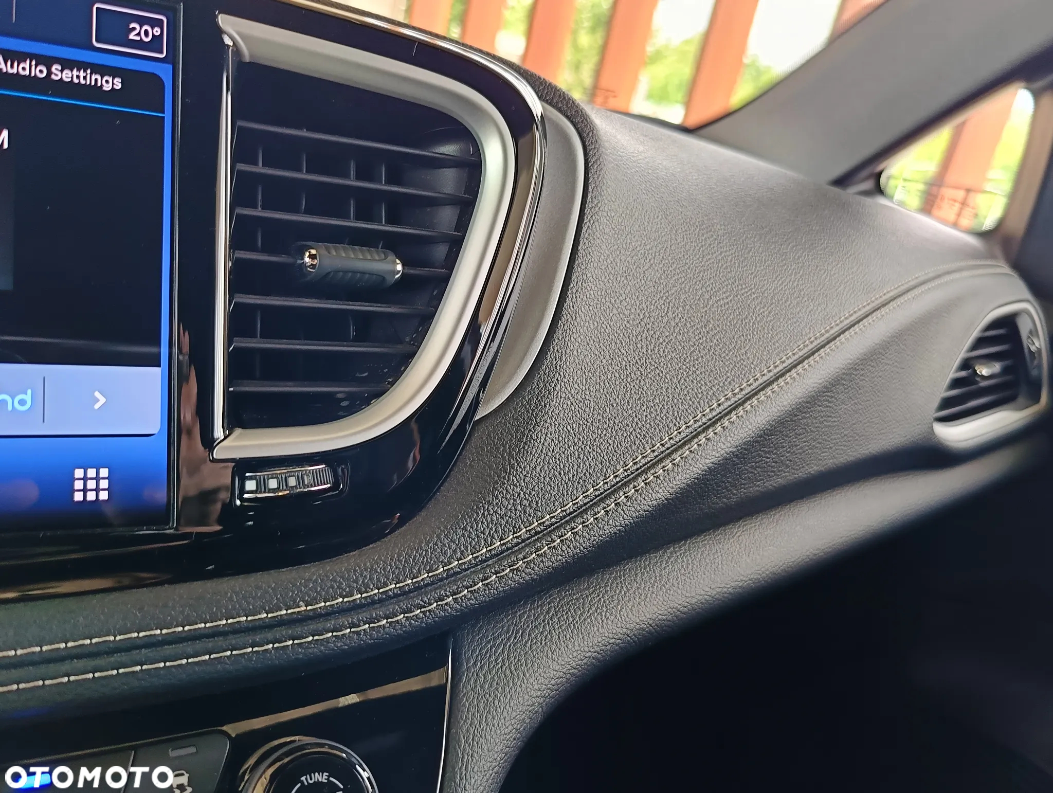 Chrysler Pacifica - 25