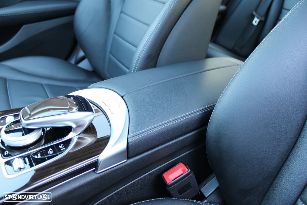 Mercedes-Benz C 300 4Matic 9G-TRONIC AMG Line Advanced - 37