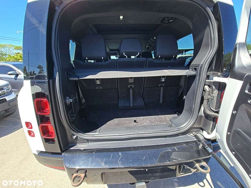 Land Rover Defender - 14