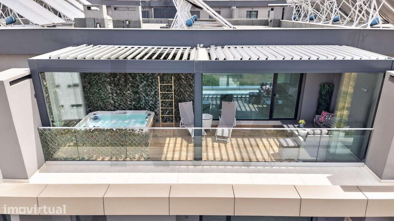 Penthouse T3 Duplex com Jacuzzi, Pérgola Bioclimática, Vista Tejo e Ga - Grande imagem: 4/54