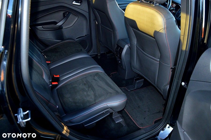 Ford Kuga 1.5 EcoBoost 2x4 Black & Silver - 24