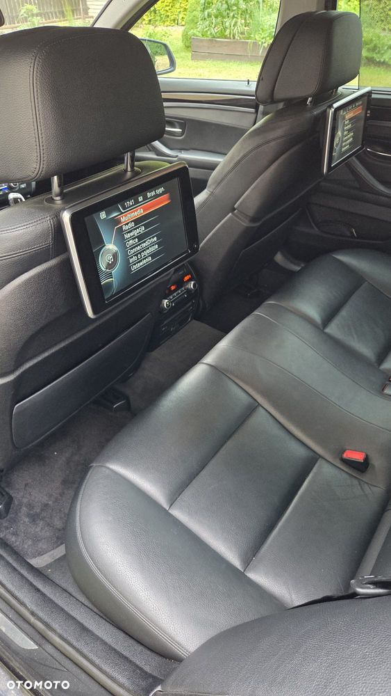 BMW Seria 5 525d - 11