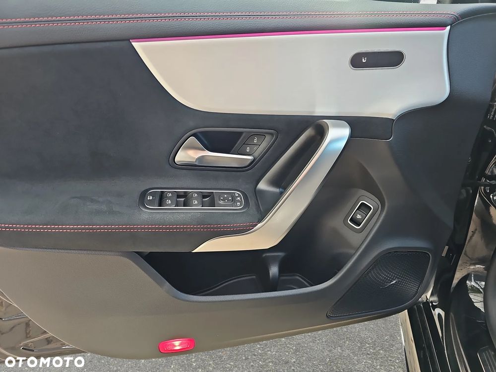 Mercedes-Benz CLA 200 mHEV AMG Line 7G-DCT - 11