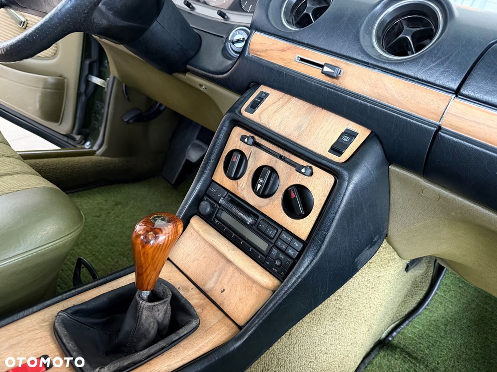 Mercedes-Benz W123 - 33
