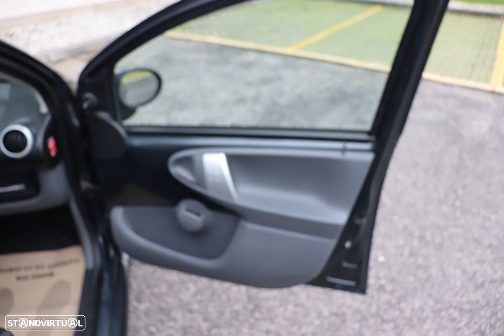 Toyota Aygo 1.0 Power Pack+AC+JLL - 41