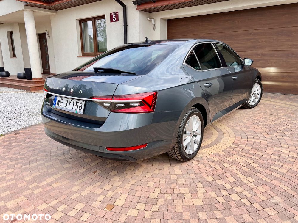Skoda Superb ver-2-0-tdi-scr-ambition-dsg - 37