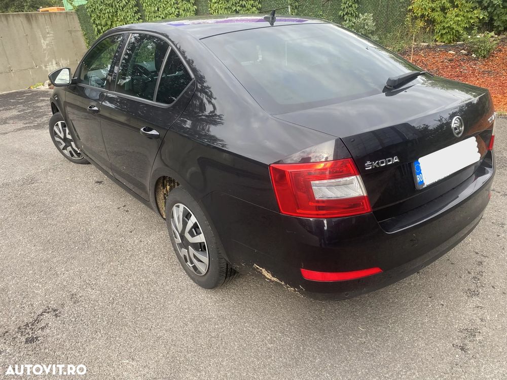 Skoda Octavia 2.0 TDI STYLE DSG - 3