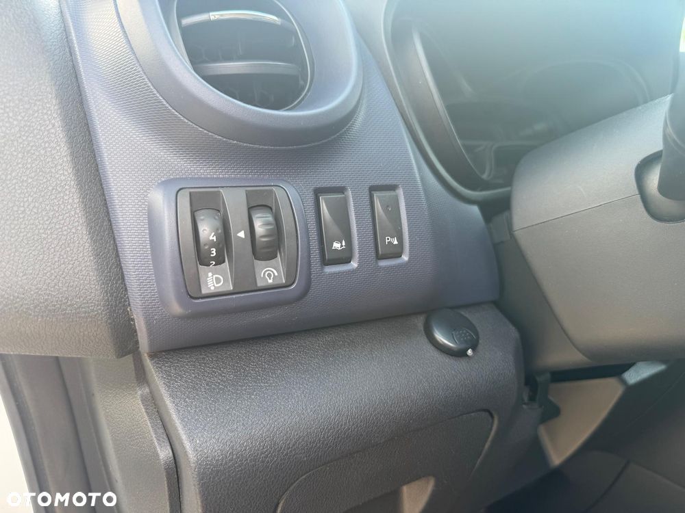 Opel Vivaro - 24