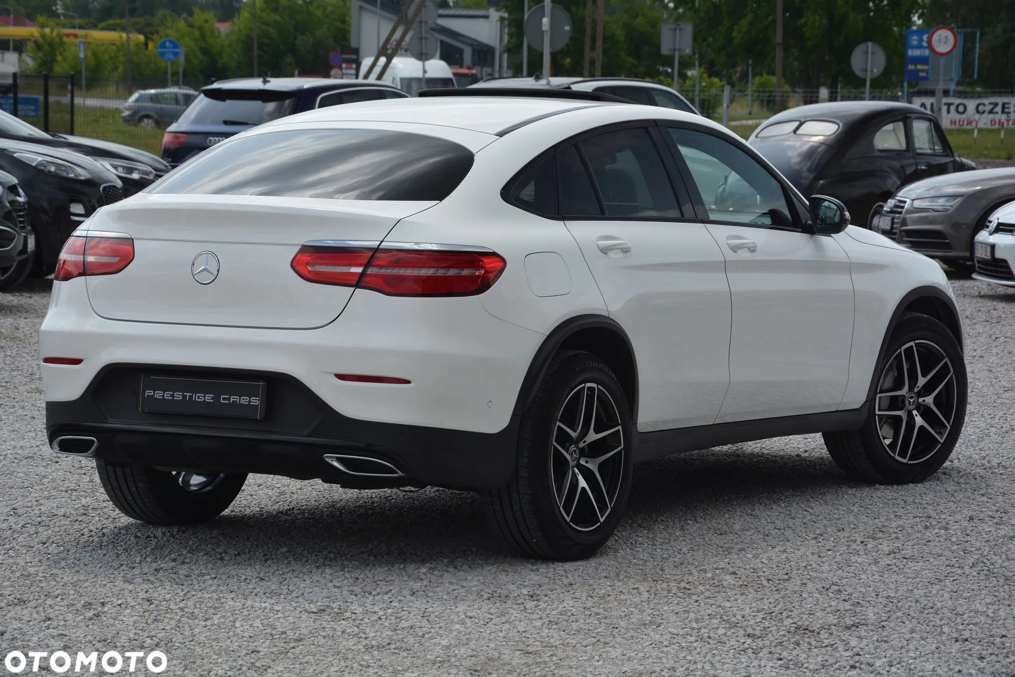 Mercedes-Benz GLC 250 d Coupe 4Matic 9G-TRONIC AMG Line - 11