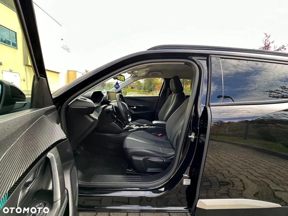 Peugeot 2008 BlueHDi 130 Allure S&S EAT8 - 26