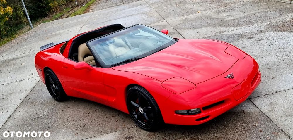 Chevrolet Corvette - 17