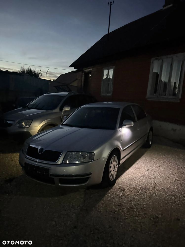 Skoda Superb 2.0 TDI DPF Ambiente - 27