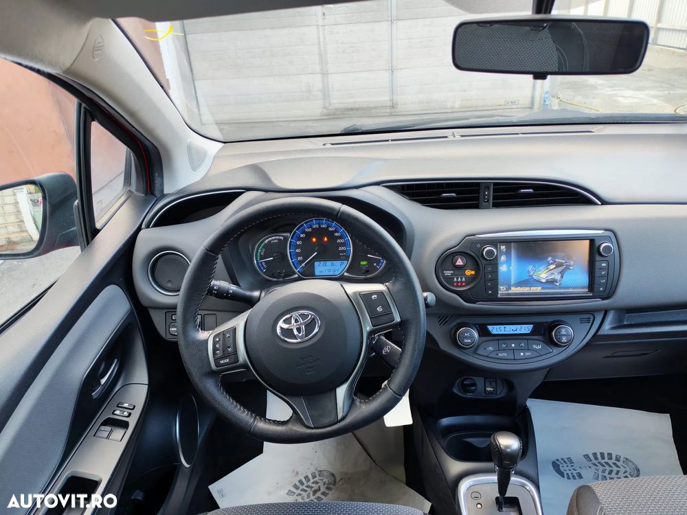 Toyota Yaris 1.5 VVT-i HSD Sol - 7