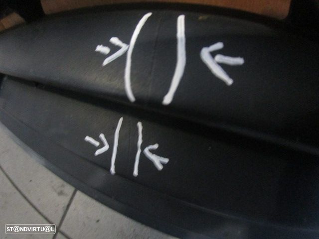 Grelha Friso 93923758 210301400  IVECO 35 10 1 VCTA 1991 2.5D 105CV 5P BRANCO FRT Danificado Rachado GRE PC FRT - 2