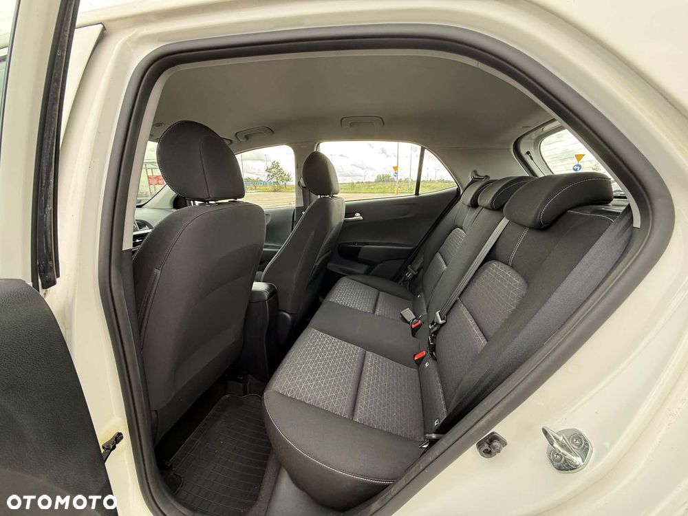 Kia Picanto 1.2 L - 6