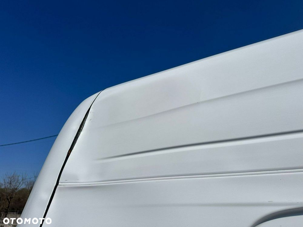 Mercedes-Benz Sprinter - 11