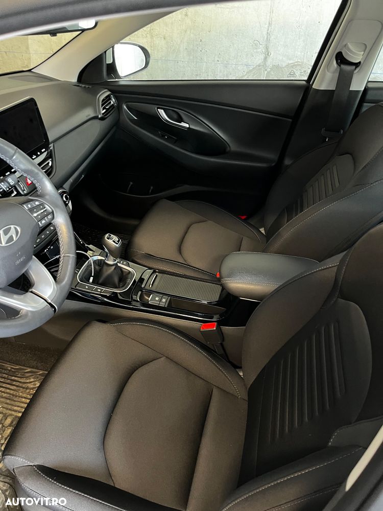 Hyundai i30 1.5 96CP M/T Highway - 18