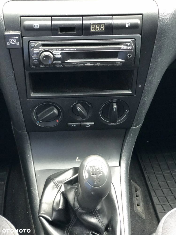 Skoda Octavia 1.6 Tour Classic - 15