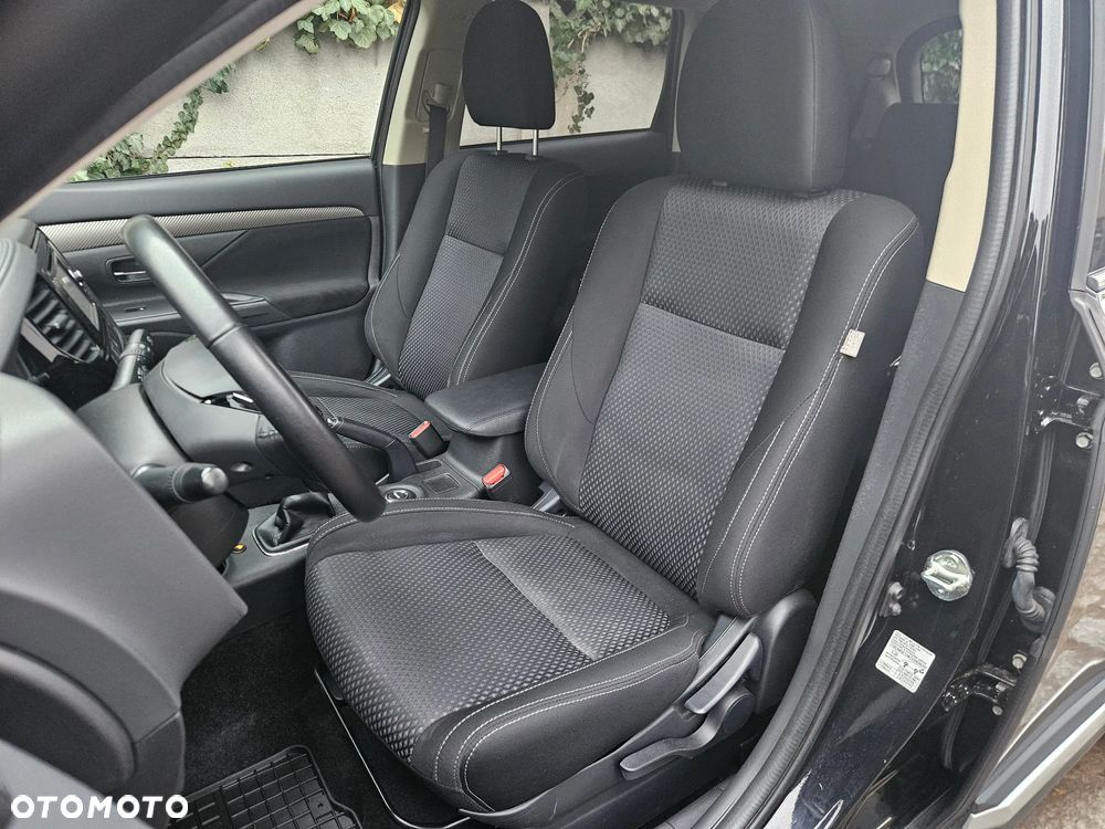 Mitsubishi Outlander 2.2 DI-D 4WD Plus - 13