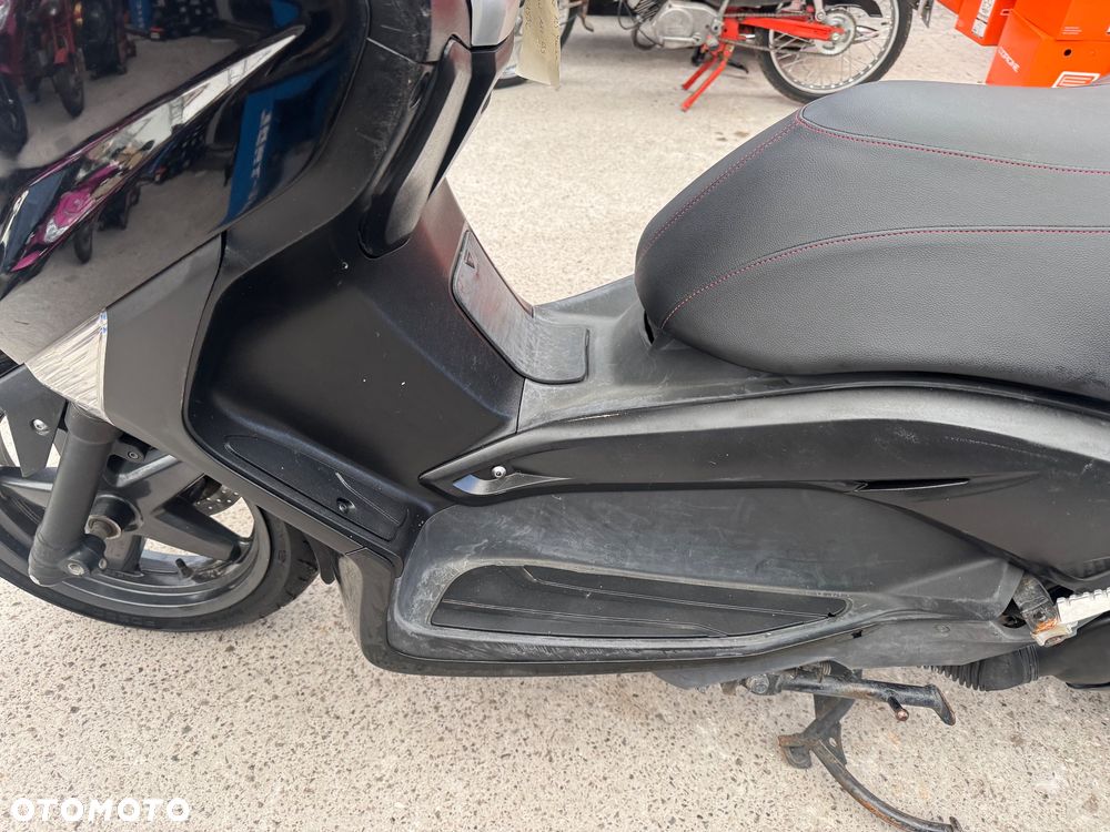 Yamaha X-max - 18