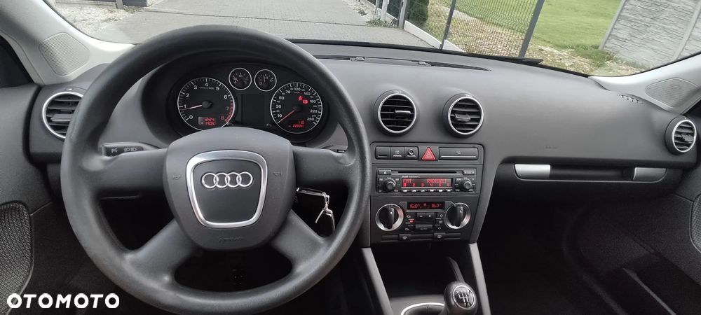 Audi A3 Sportback 1.6 Ambition - 11