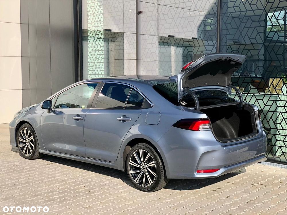 Toyota Corolla 1.8 Hybrid Comfort - 32