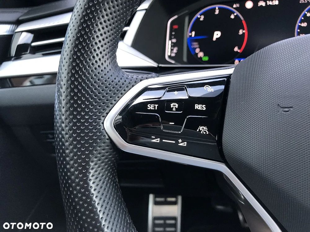 Volkswagen Arteon 2.0 TDI R-Line DSG - 25