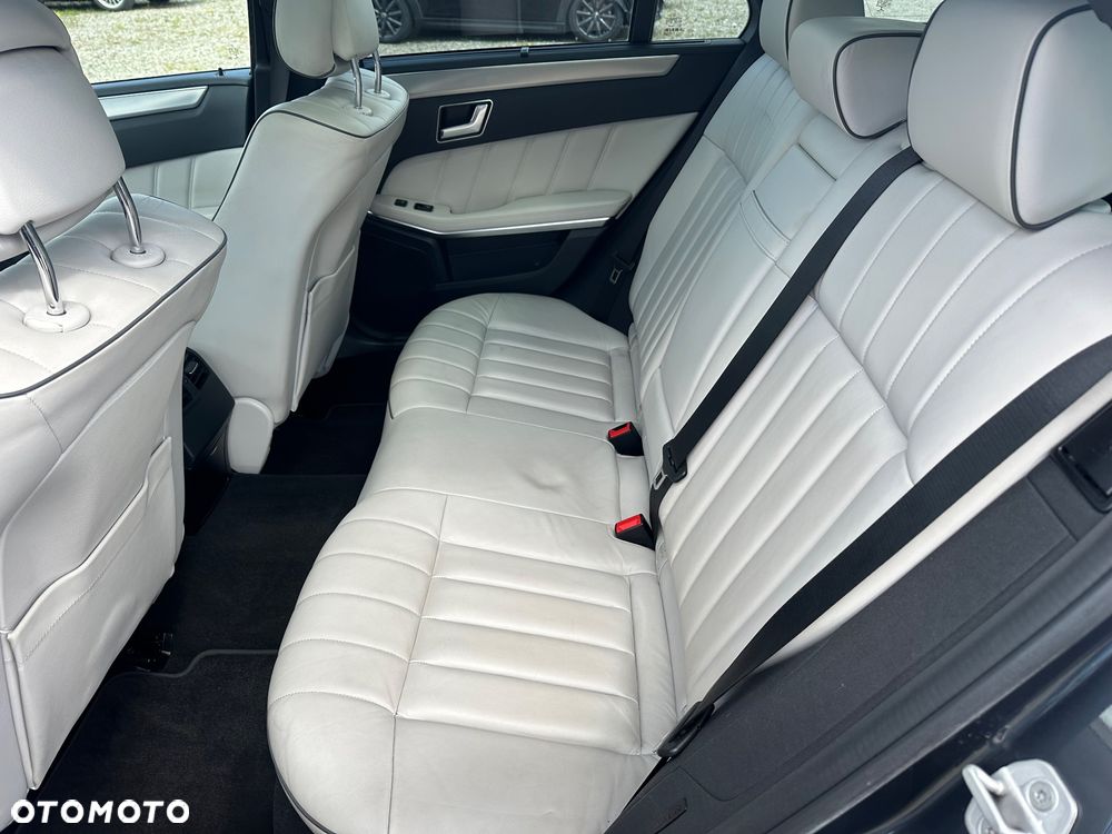Mercedes-Benz Klasa E 350 BlueTEC 4Matic 7G-TRONIC - 21