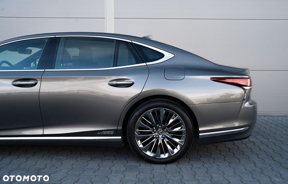 Lexus LS 500h Omotenashi AWD - 36