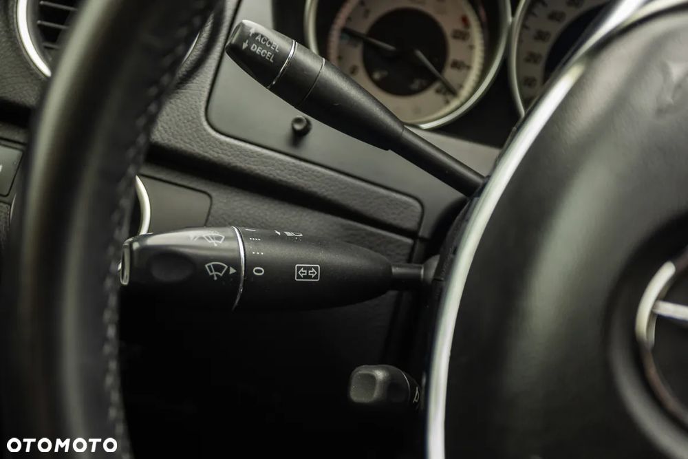 Mercedes-Benz Klasa C 300 7G-TRONIC - 31