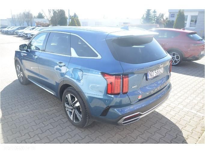 Kia Sorento - 4