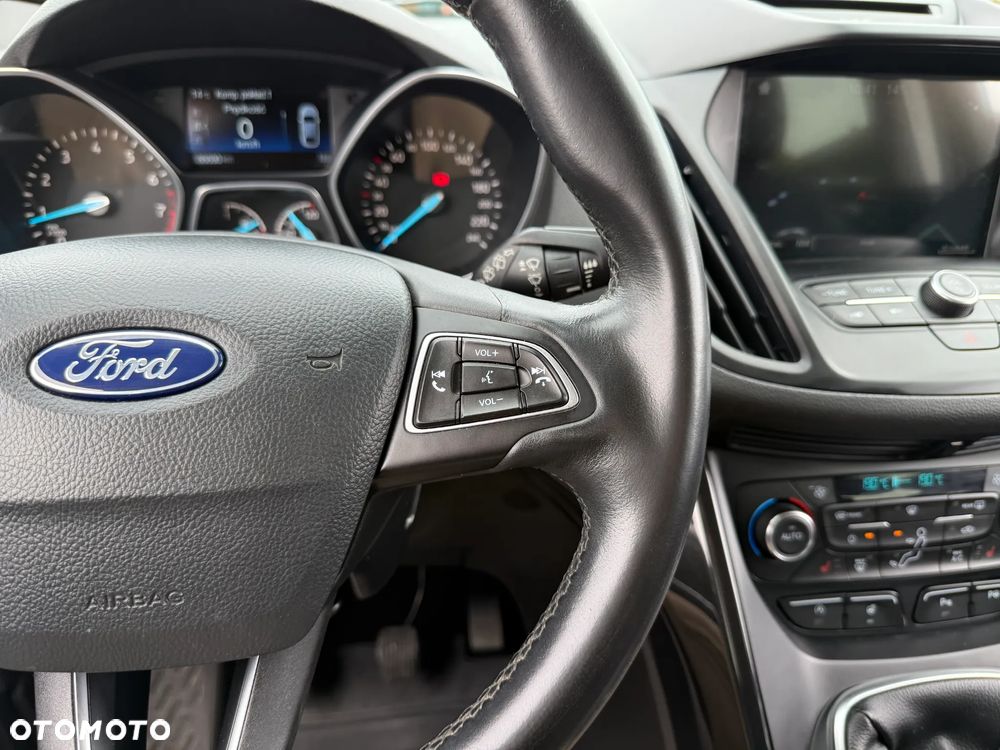 Ford Kuga 1.5 EcoBoost 2x4 Titanium - 16