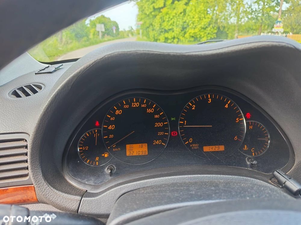 Toyota Avensis 2.0 D-4D Prestige - 5