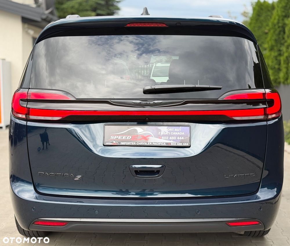 Chrysler Pacifica - 12