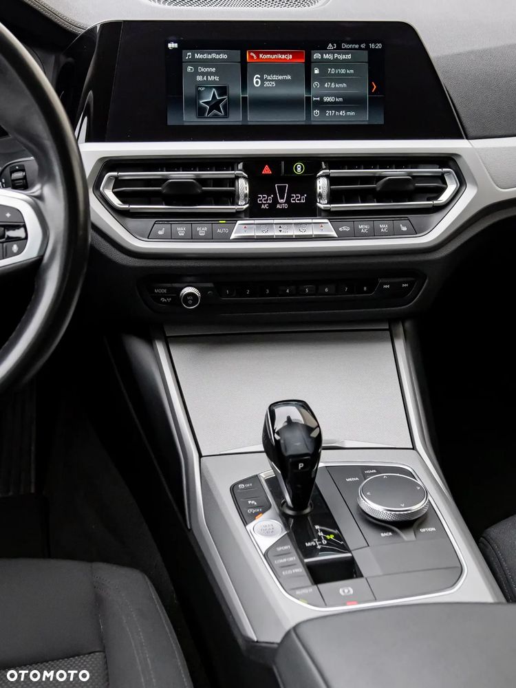BMW Seria 3 318d M Sport - 24