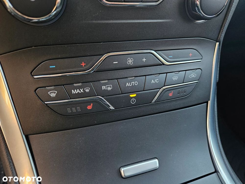 Ford Galaxy 1.5 EcoBoost Titanium - 26