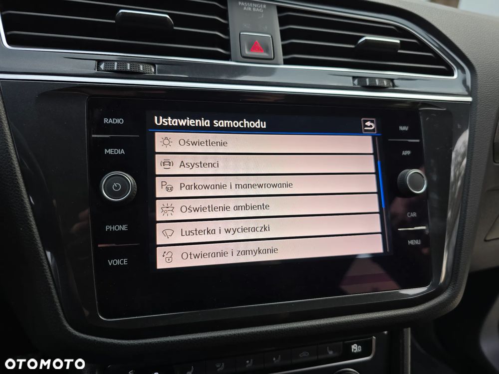 Volkswagen Tiguan 2.0 TDI SCR R-Line - 23