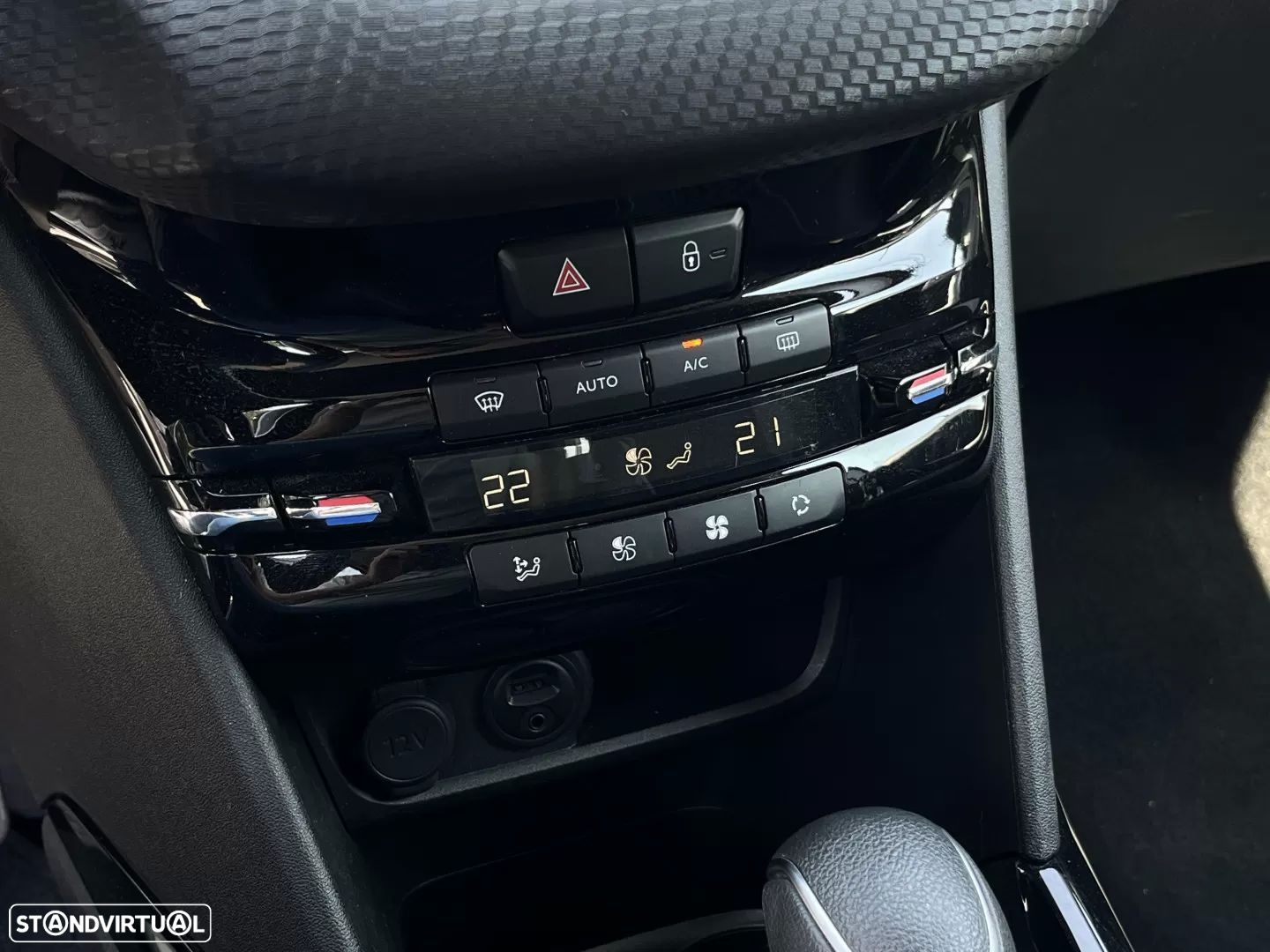 Peugeot 2008 1.2 PureTech Allure EAT6 - 13