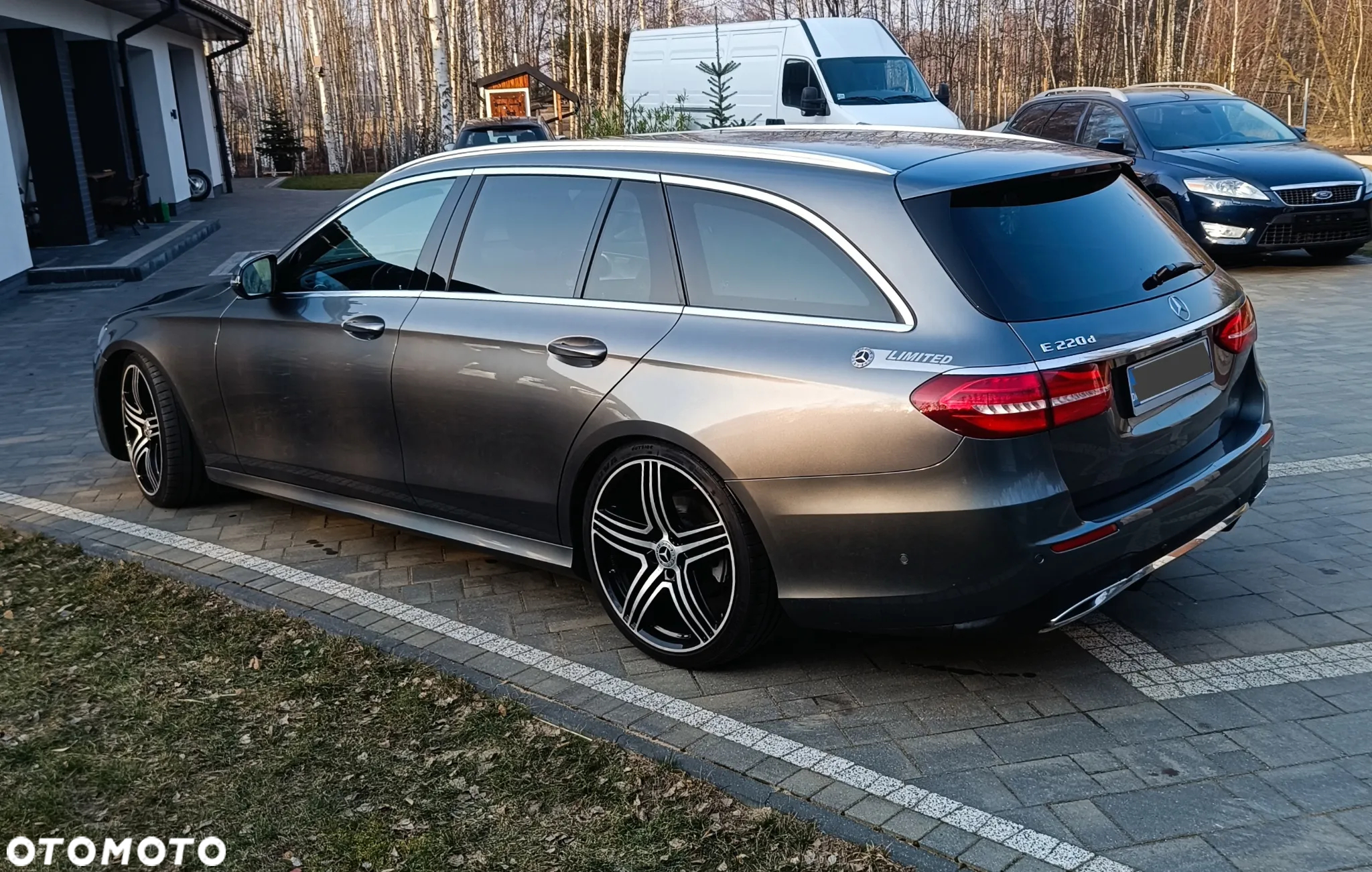 Mercedes-Benz Klasa E 220 d T 9G-TRONIC AMG Line - 6