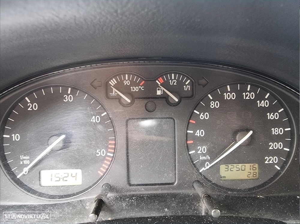 VW Passat Variant 1.9 TDi Confortline - 10