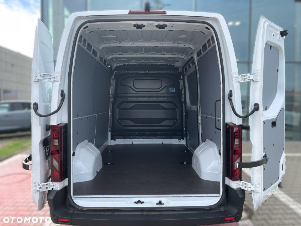 Nissan Interstar - 9