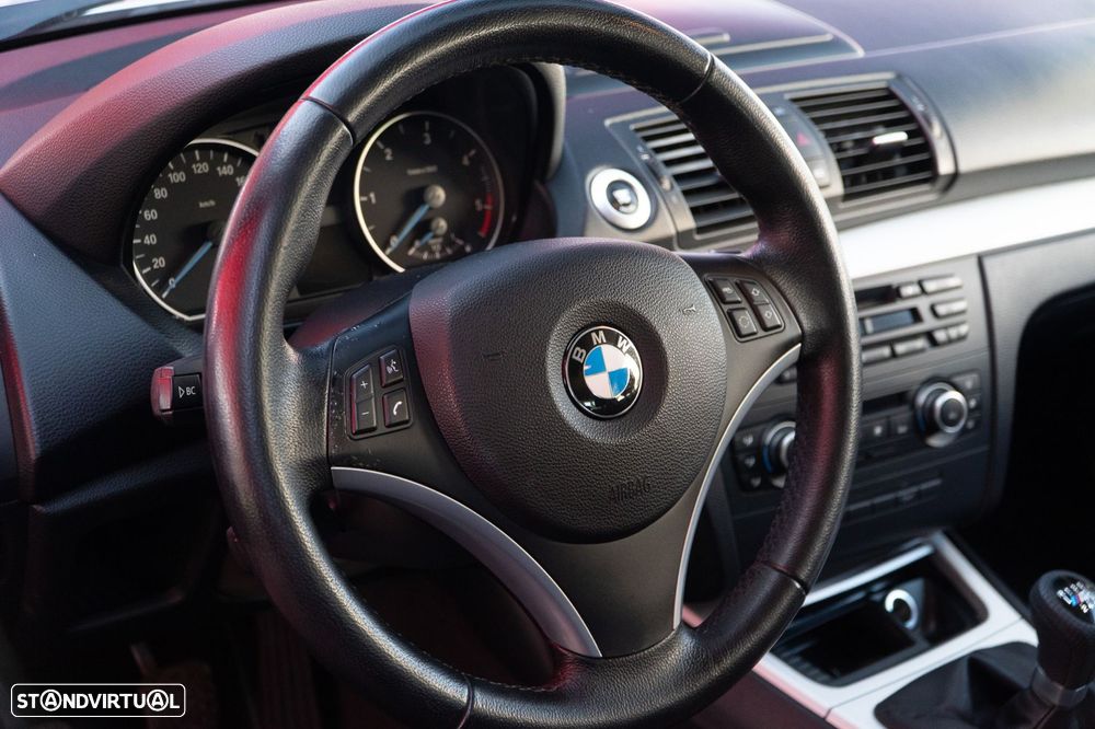 BMW 118 d Pack M - 38