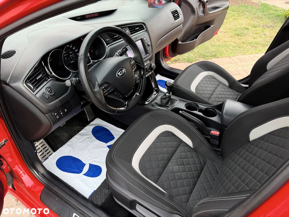 Kia Ceed 1.6 CRDi GT Line - 30