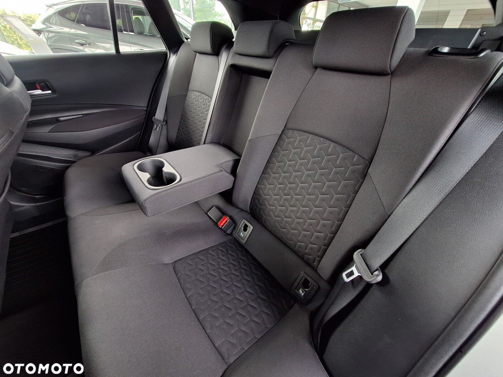 Toyota Corolla 1.8 Hybrid Comfort - 19