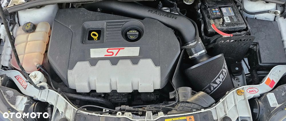 Ford Focus 2.0 EcoBoost ST - 8